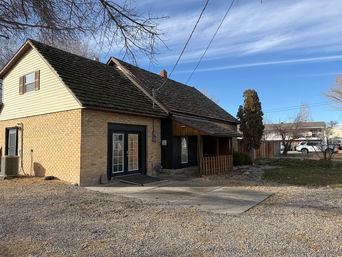 Property Photo - 327 N 400 W