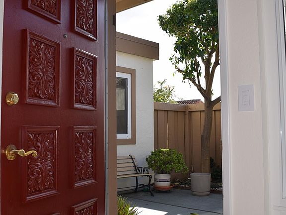 2nd image of 2942 Mauricia Ave