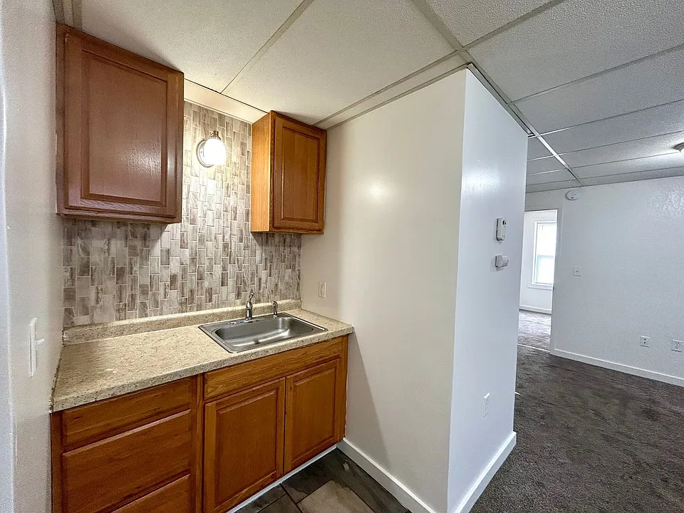 17 52nd St SE #1