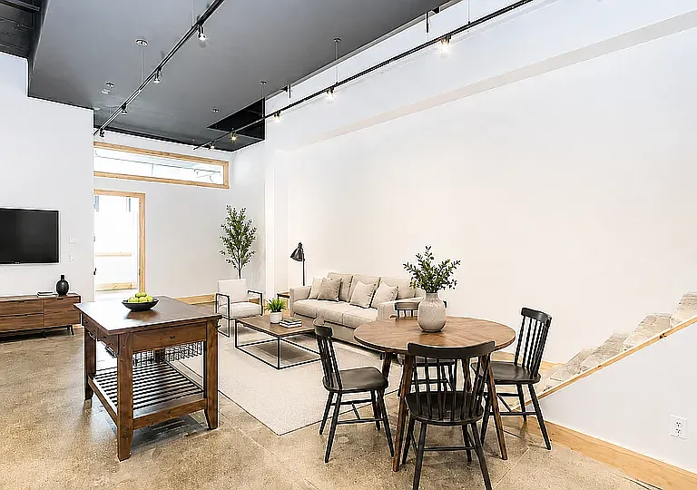 255 18th St #115 — Photo 3