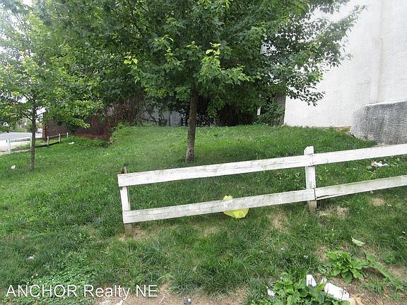 2nd image of 28 E Abbottsford Ave