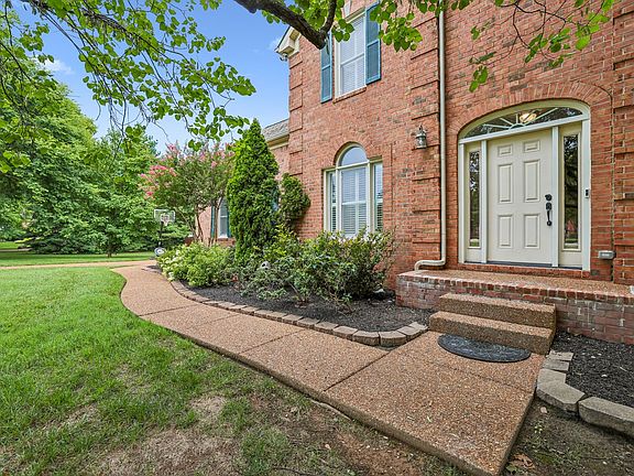 3rd image of 1363 Caroline Cir
