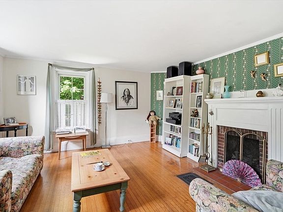 2nd image of 45 Summer St