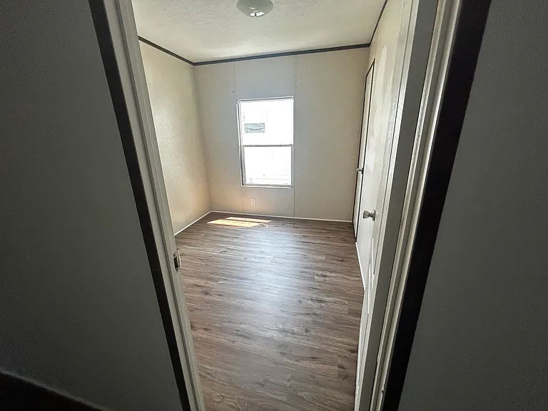 200 Ruby St — Photo 8