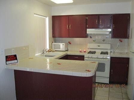 5th image of 204 Carlin Ave