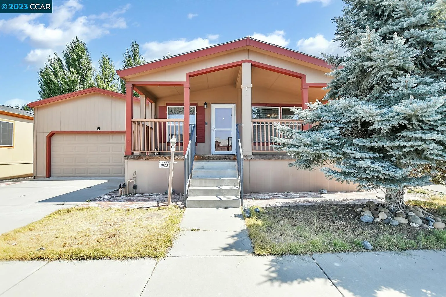 1823 Geneva Ln photo 1