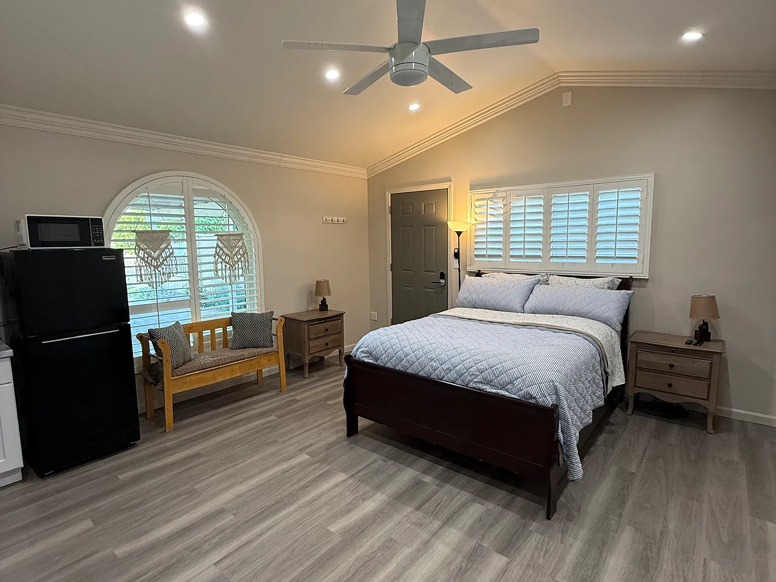 Studio, 350 sqft, $1,800 — Photo 2