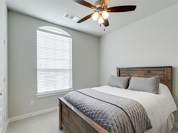 5th image of 1013 Friesian Ln