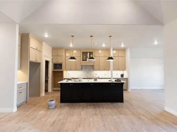 11121 NW 90th St, Yukon, OK 73099