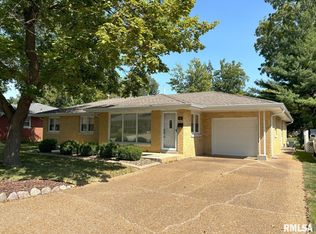 18 Sunnyside Dr, Springfield, IL 62702