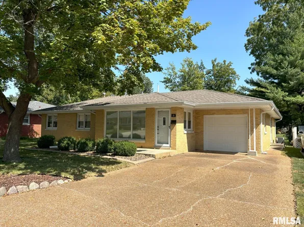 18 Sunnyside Dr, Springfield, IL 62702