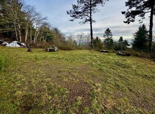 10 Ocean Heights Way, Smith River, CA 95567