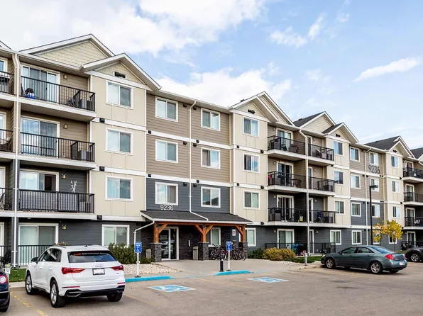 9240 213th St NW, Edmonton, AB T5T 4P4