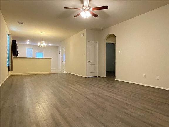 4th image of 9735 Vanessa Glen Ct