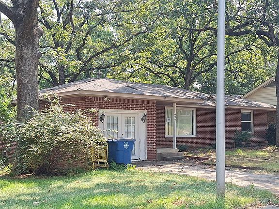 3rd image of 626 Skyline Dr