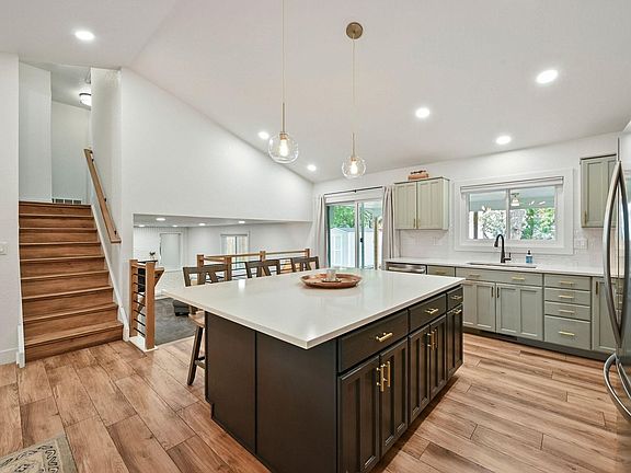 4th image of 3534 Riva Ridge Dr