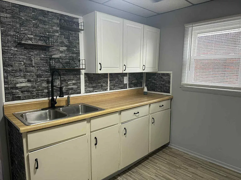 419 Front St #A — Photo 8