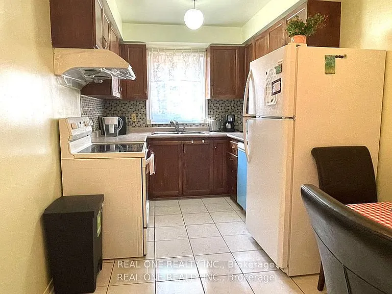 1235 Blackburn Dr #2 — Photo 5