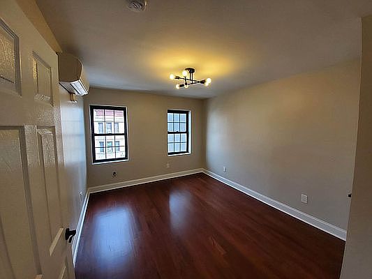 4th image of 270 Throop Ave APT 4