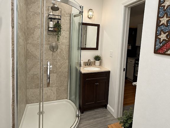 4th image of 37 South St #4