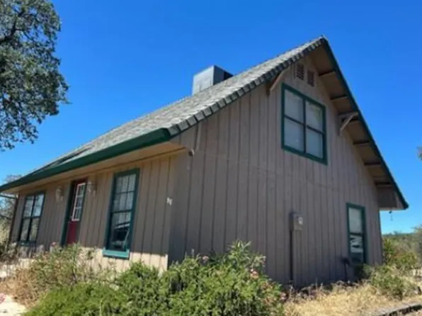 24191 Shirley Dr, Bella Vista, CA 96008