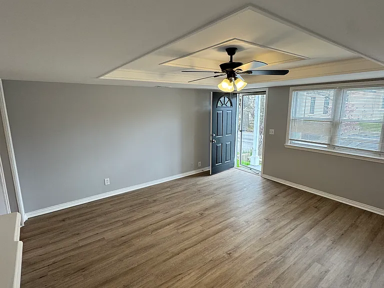 1232 Payne St — Photo 3