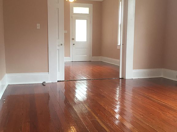 4th image of 2721 Carondelet St