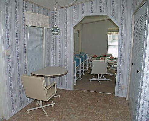 3rd image of 304 Oak Blvd