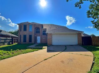 3944 Silver Springs Dr, Fort Worth, TX 76123