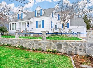 84 Cottage St, Trumbull, CT 06611