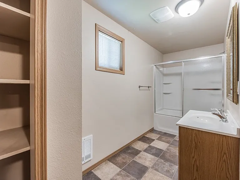 117 E 14th Ave #4 — Photo 15