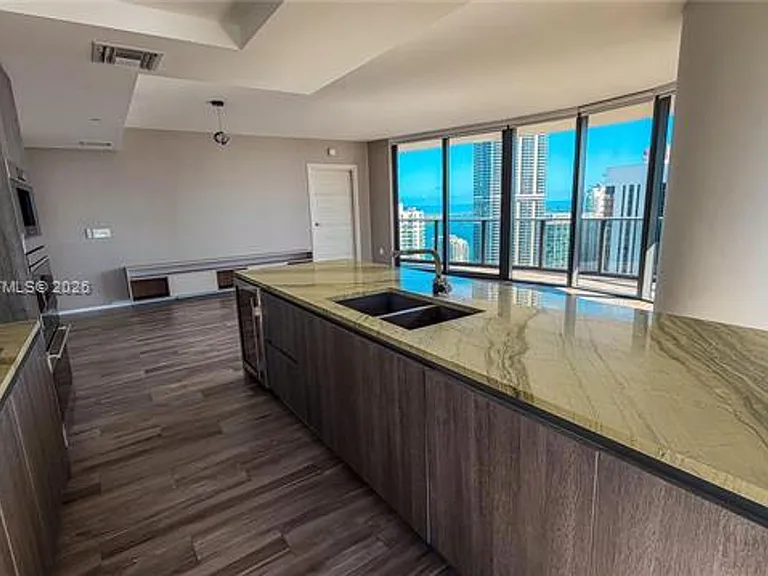 801 S Miami Ave #4501 — Photo 2