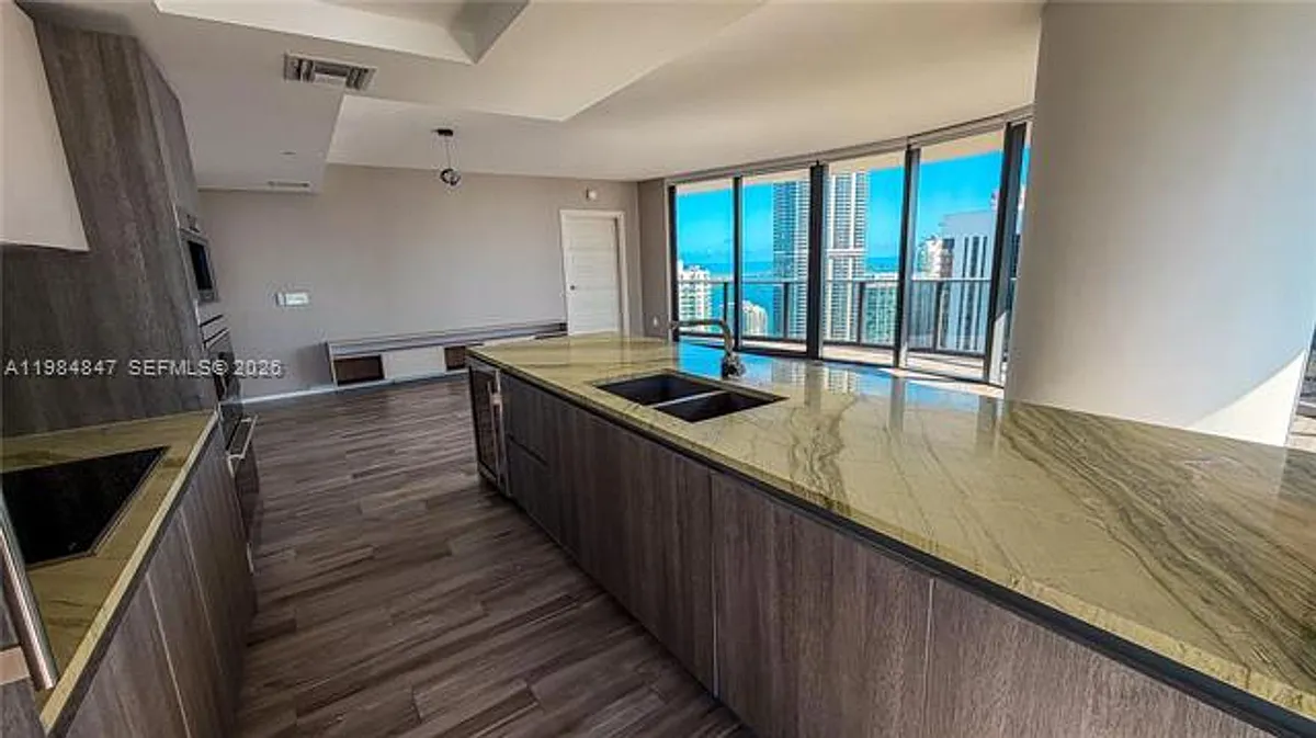 Building Photo - 801 S Miami Ave #4501