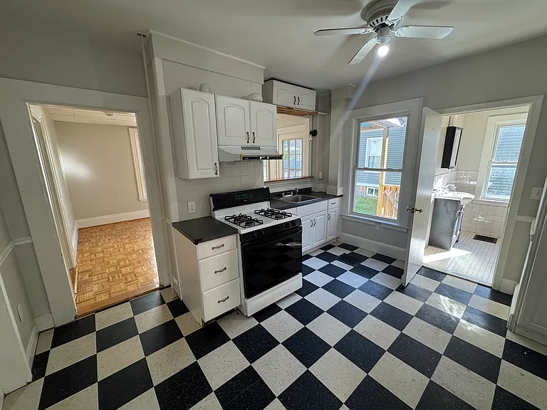 7 Balcomb St #1 — Photo 1