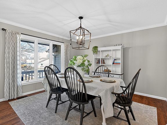 4th image of 1425 Riverside Dr