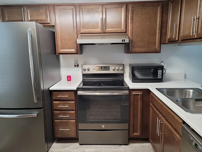 5001 Bordeaux Village Pl #201 — Photo 8