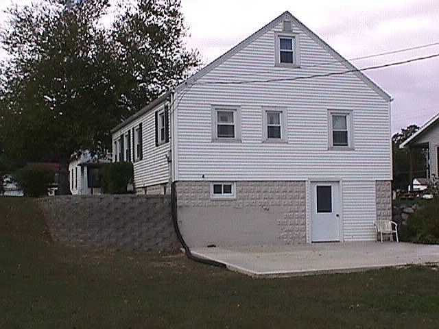 2nd image of 612 N Riverside Dr