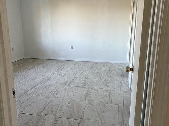 5th image of 3708 Martinique Ave