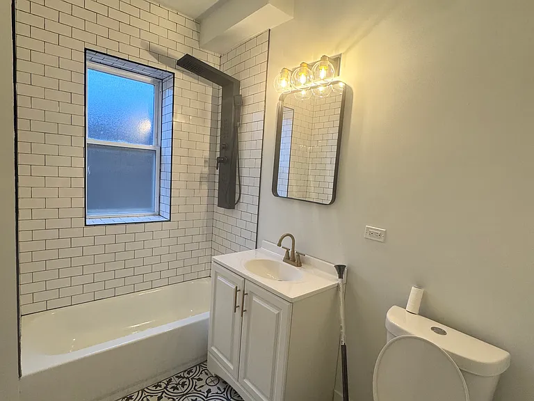 2601 E 78th St #1 — Photo 5