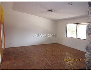 3rd image of 3170 Mann St