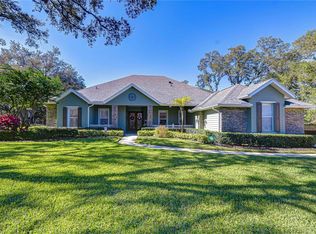 5114 Sylvan Oaks Dr, Valrico, FL 33596