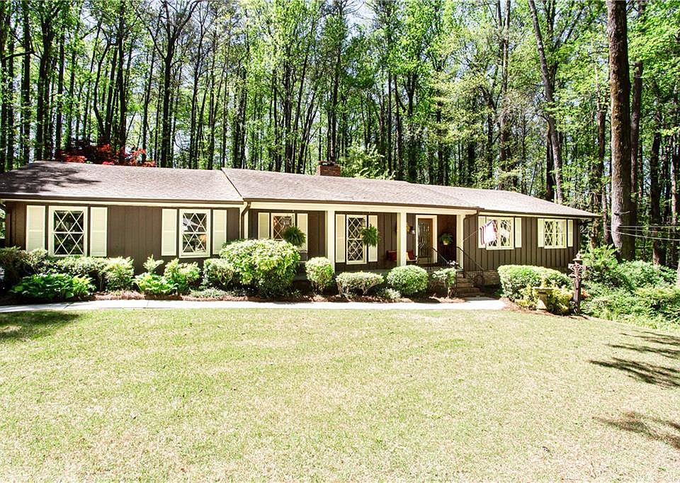 1st image of 2390 Saint Andrews Ct