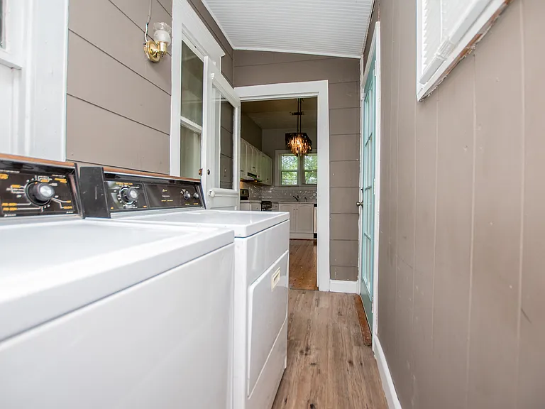 1818 Taylor Ave — Photo 70