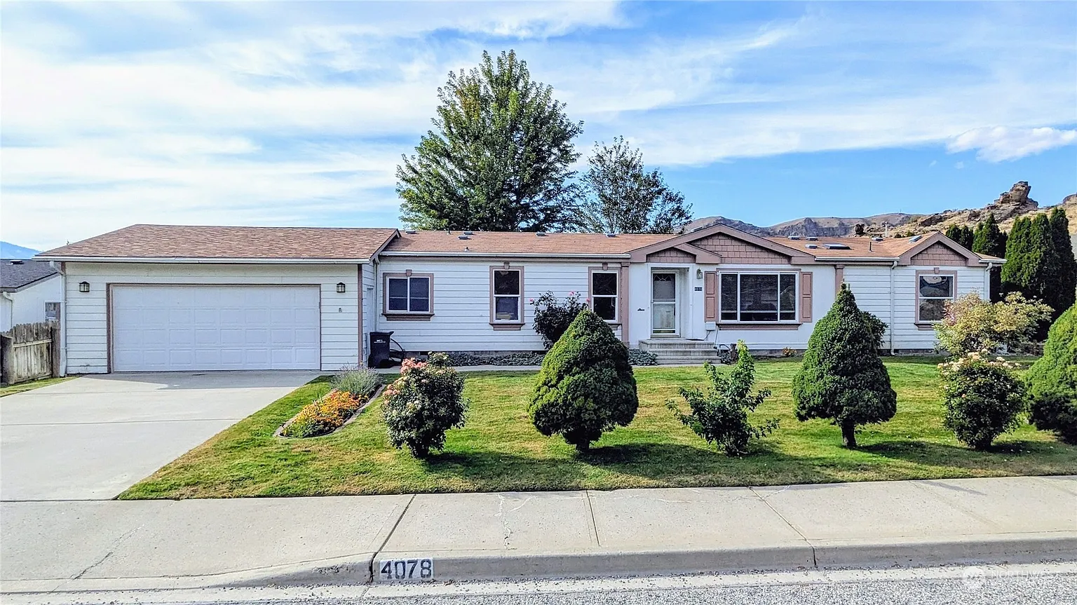 4078 NE Blue Rock Drive photo 1