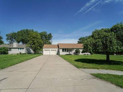 2211 Pioneer Blvd, Grand Island, NE, 68801