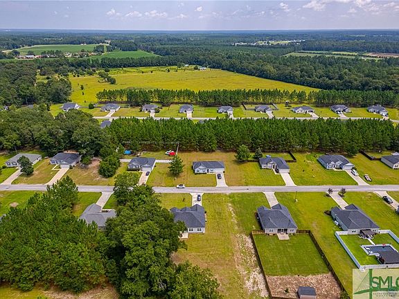 3rd image of 213 Stillwater Drive