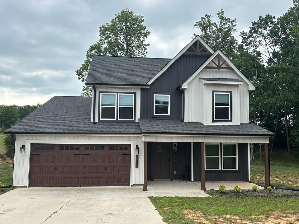 137 Woodstone Ln