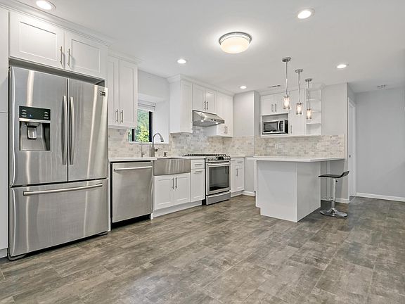 5th image of 343 N Greeley Ave
