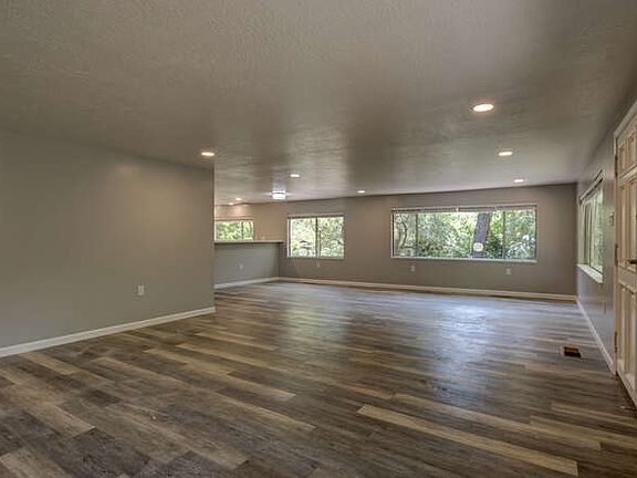 12420 Eureka St Sutter Creek-small-005-008-Eureka St005-666x444-72dpi_06192021