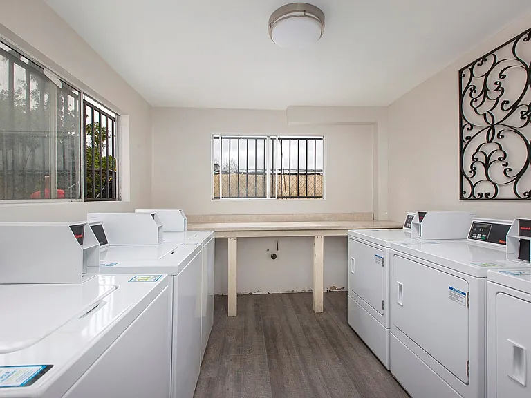 Palms Patio Apartment Homes — Photo 8
